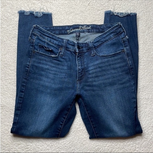 Universal thread Skinny Denim Jeans Raw Hem Distressed Dark busted knees - Picture 3 of 10